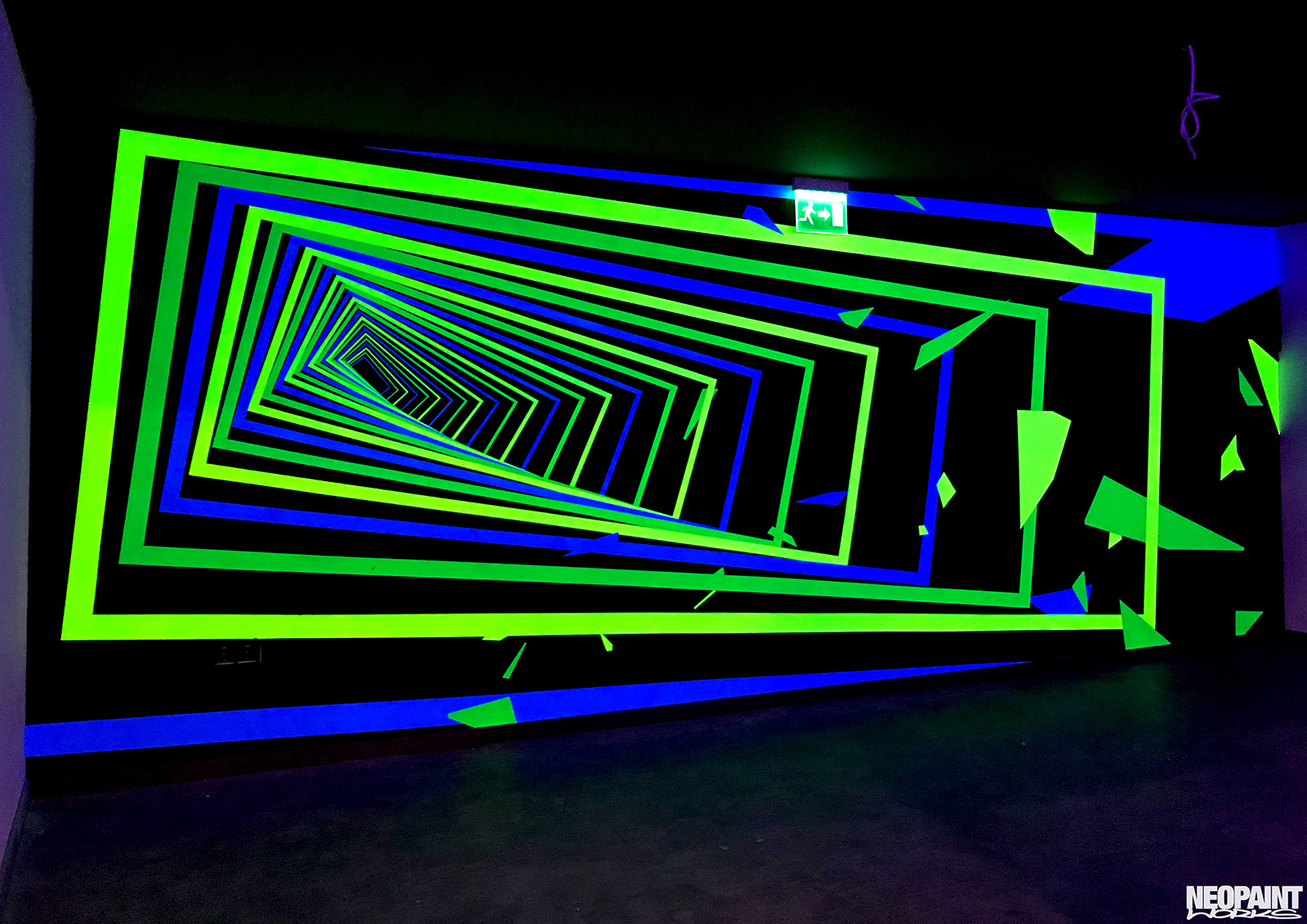 UV festés - fluoreszkáló festmény - neopaint works - űr (4)